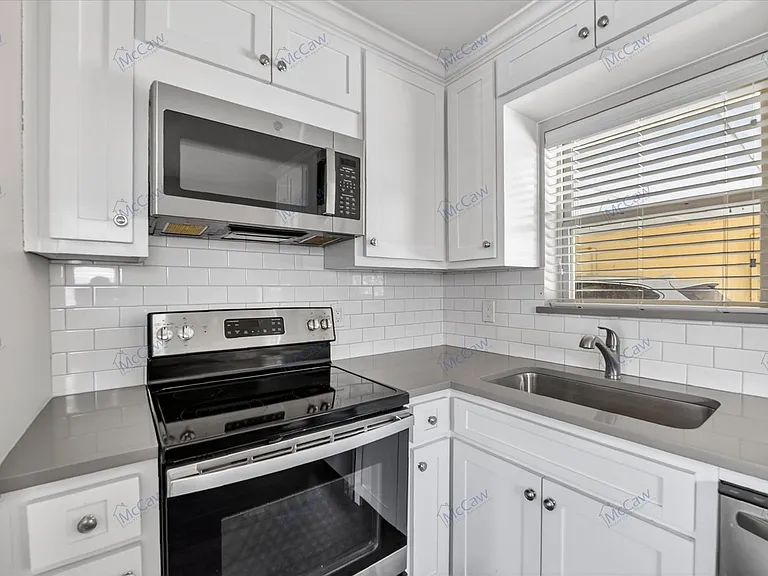206 N Graves St — Photo 8