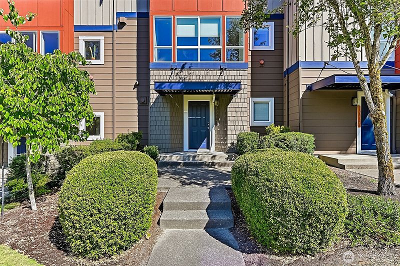 2nd image of 1771 25th Avenue NE