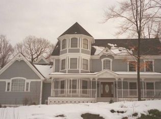 30 Applegate Ln, Monroe, CT 06468