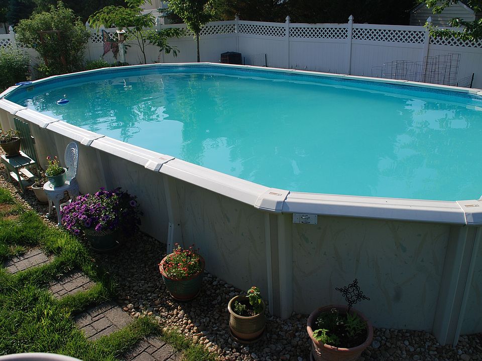 Pool  16 x 32 