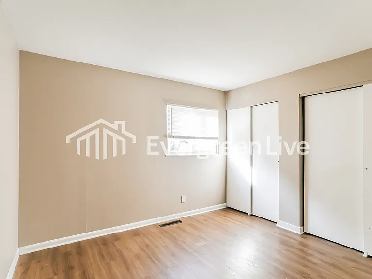 1344 Southfield Dr S — Photo 10