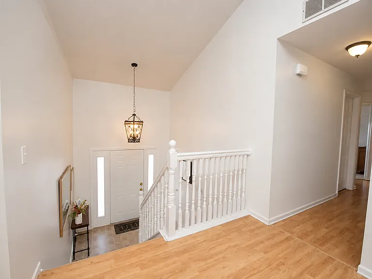 3406 Sibley Ln — Photo 2