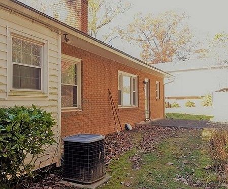 2nd image of 5832 Penguin Dr