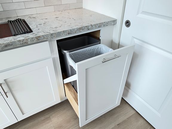 2nd image of 1184 W 22nd St APT 4