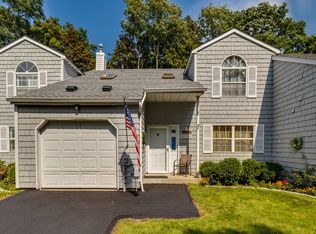 3083 Union Blvd, East Islip, NY 11730