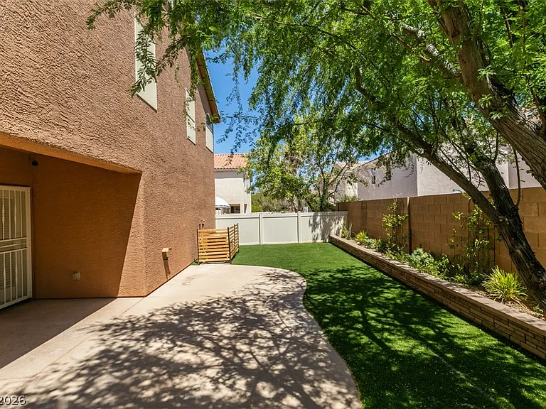 8909 Houston Ridge Ave — Photo 42