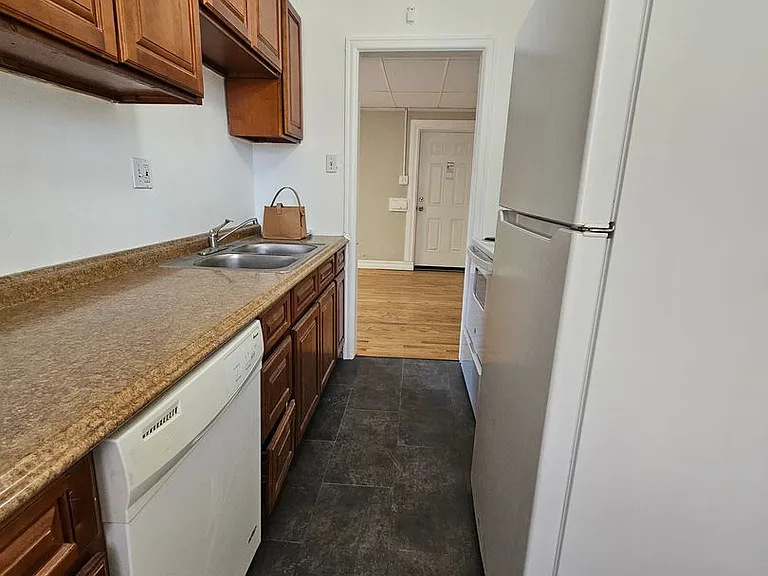 2833 N Colorado Blvd — Photo 24