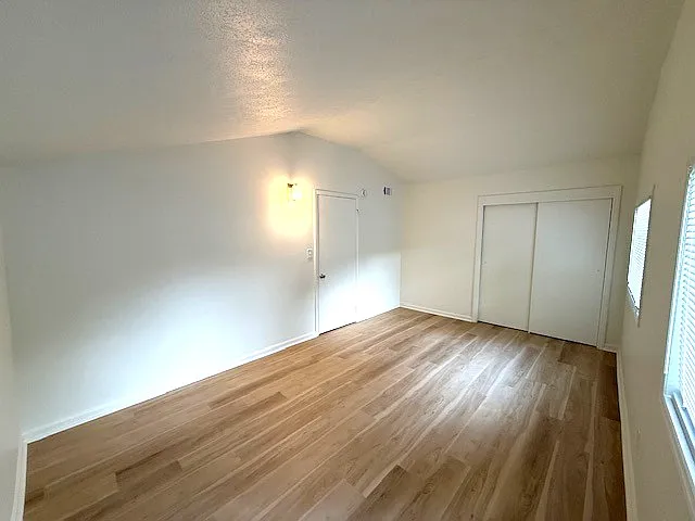 2408 Cornell Ave — Photo 11