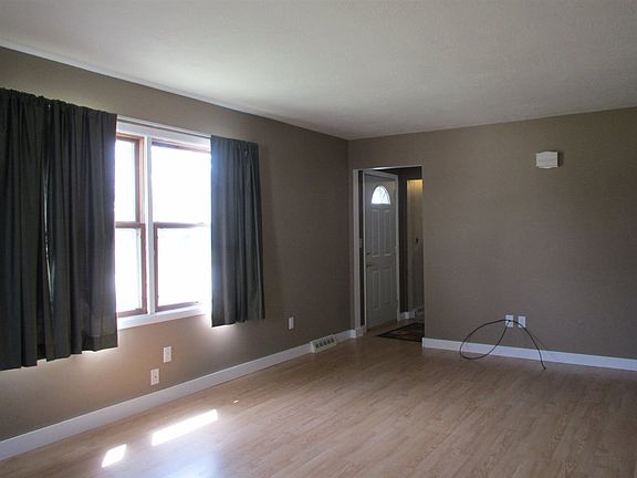 4th image of 15 Crestview Dr
