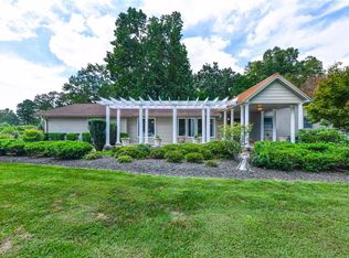 301 Fairidge Dr, Jamestown, NC 27282