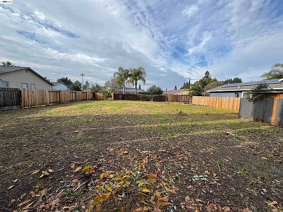 4th image of 4719 Springwood Way