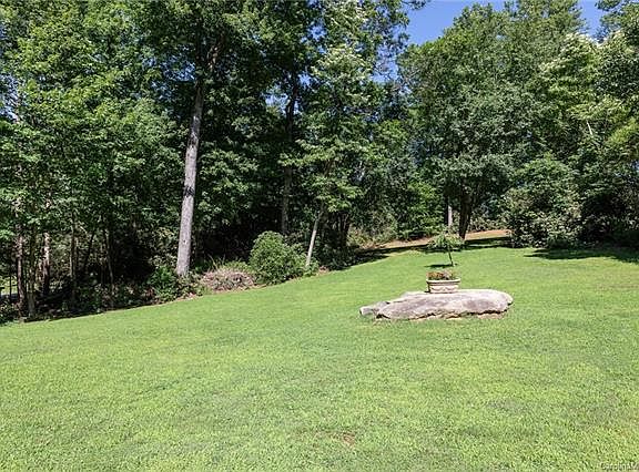 4th image of 225 Waterford Dr