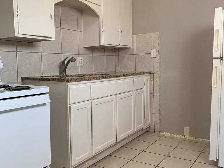 2715 W 42nd Ave — Photo 21
