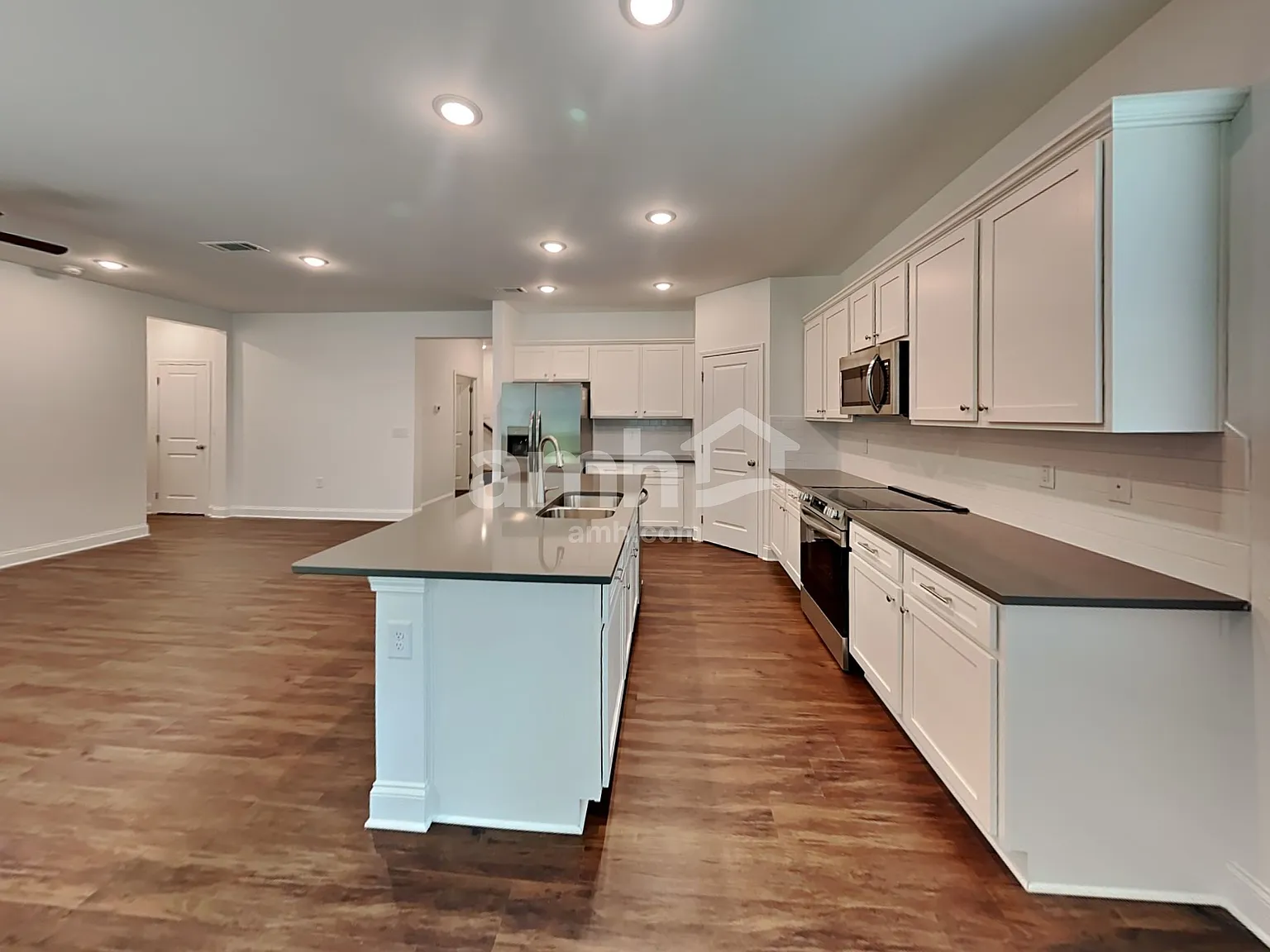4 bed, 3.0 bath, 2222 sqft, $2,510 — Photo 4