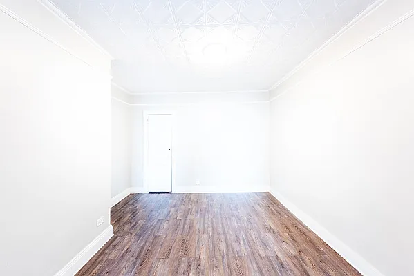 Rented by WIRE International Realty | media 5