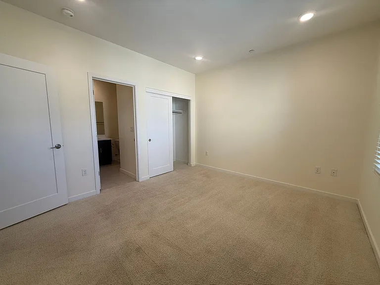 1052 Bigleaf Pl #106 — Photo 11