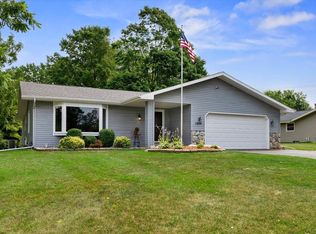 1456 Tomac Ln, Hubertus, WI 53033