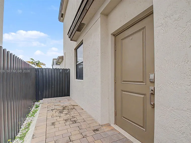 23393 SW 133rd Ave — Photo 11