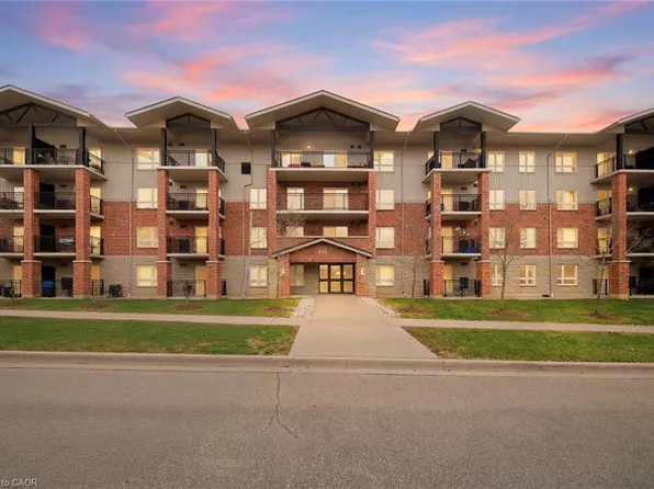 505 Margaret St #109, Cambridge, ON N3H 0A6