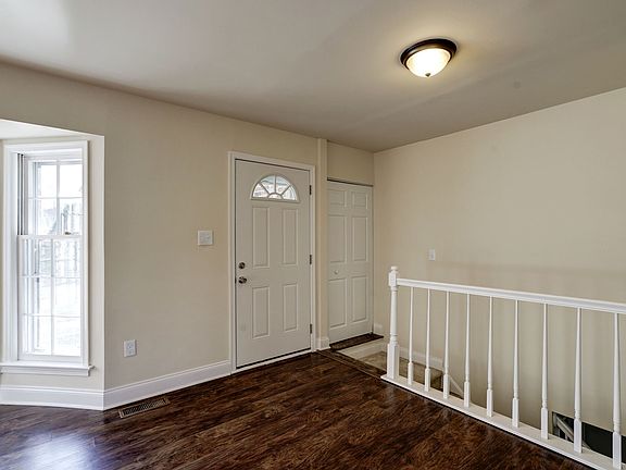3rd image of 2510 Dover Ct