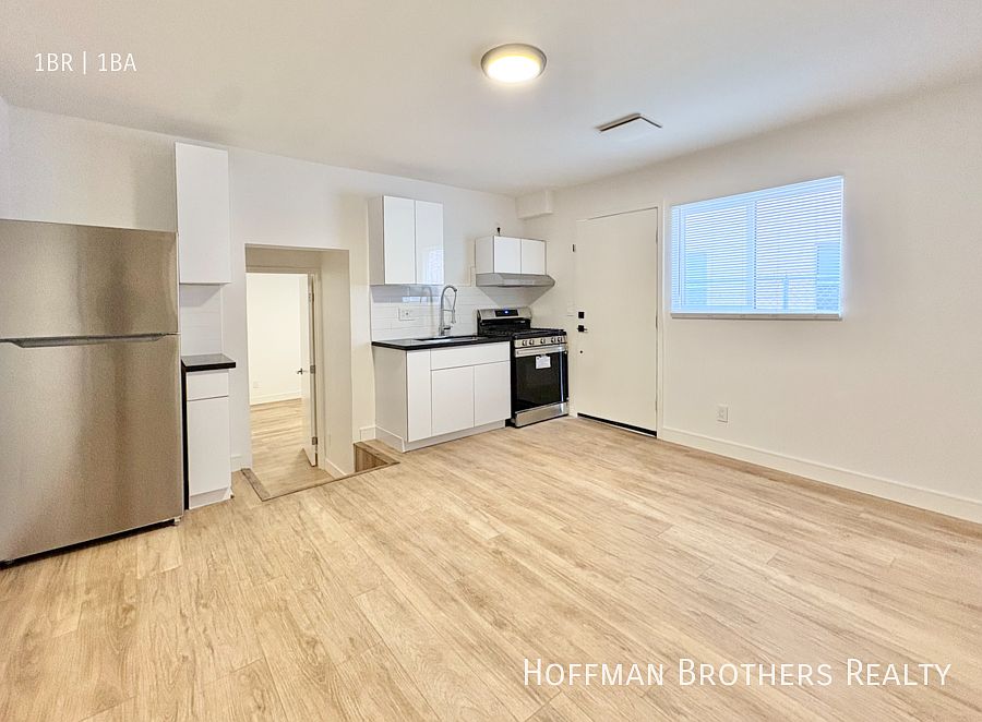 1st image of 1045 N Ardmore Ave #13