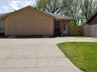 908 Austin St, Arlington, TX 76012