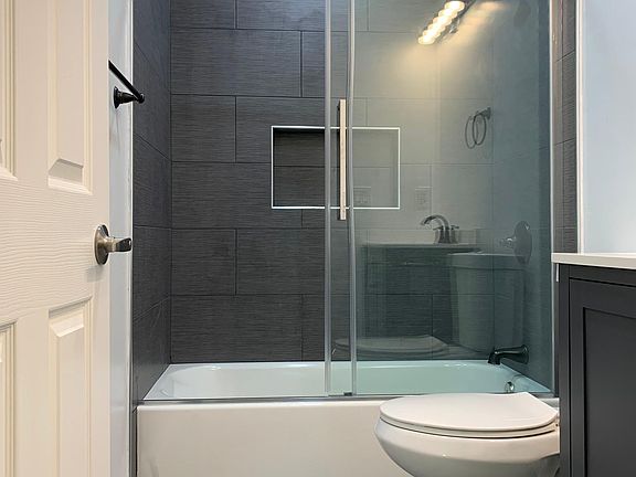 3rd image of 2307 Santa Catalina St