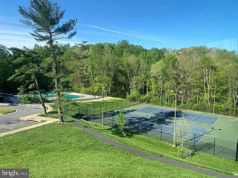 18728 Walkers Choice Rd #18728 — Photo 7