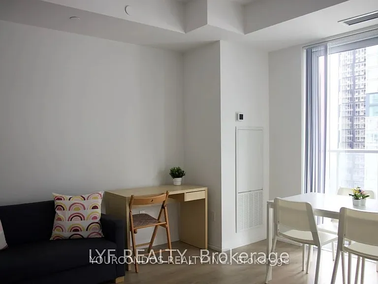 8 Widmer St #2711 — Photo 2