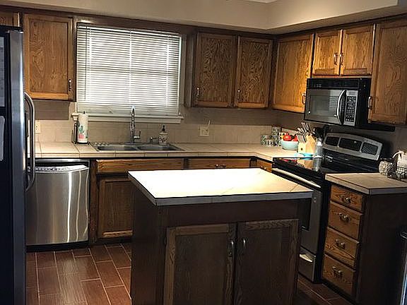 3rd image of 3601 Bland Dr