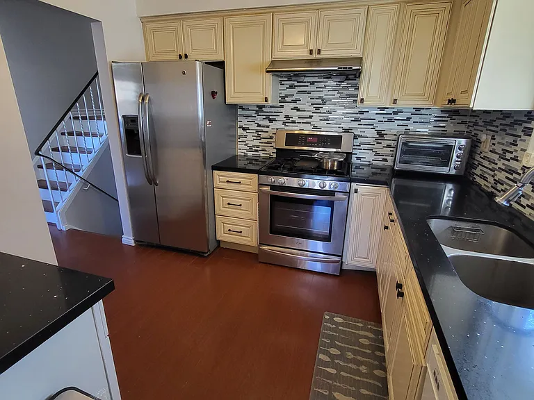 36 Cambridge Cres #MAIN — Photo 7