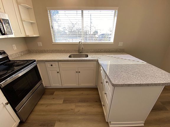 2nd image of 2251 Buena Vista Ave APT 15