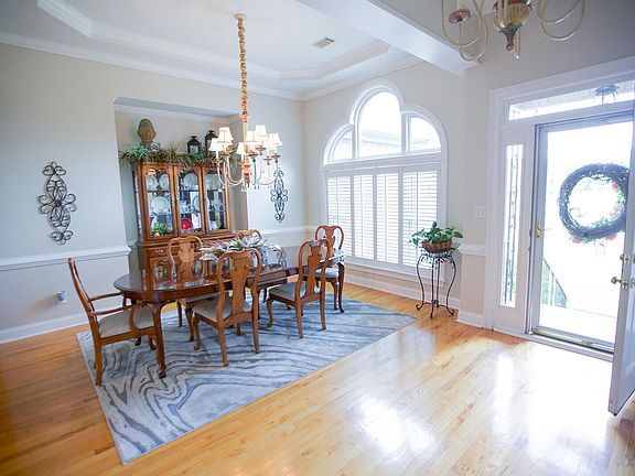 3rd image of 294 River North Drive