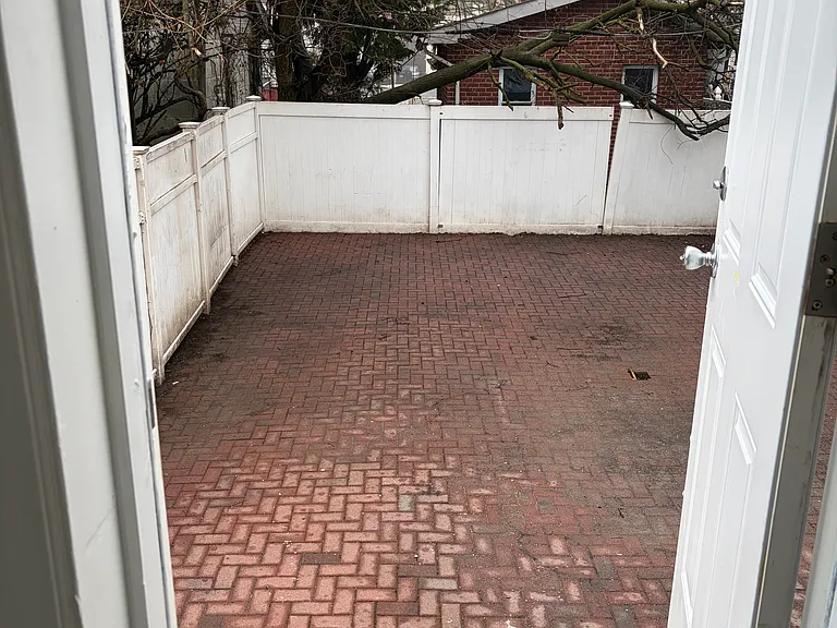 2445 E 14th St #1 — Photo 10