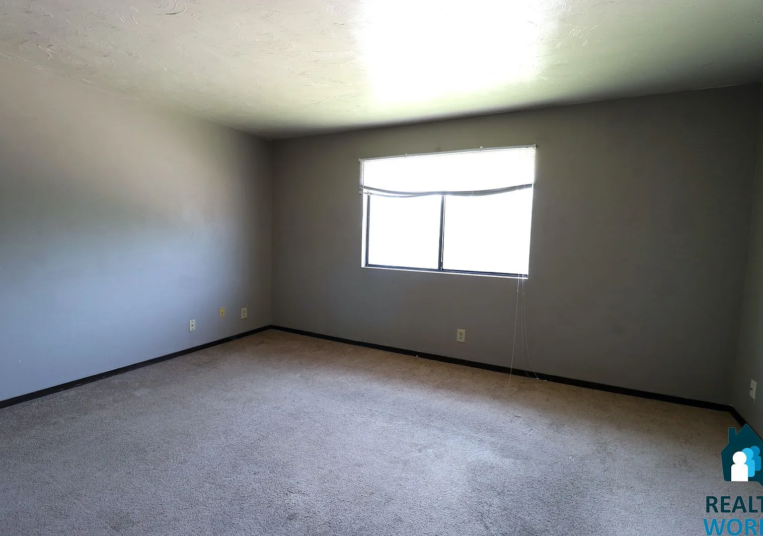 636 S 27th St — Photo 3