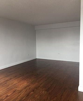 5th image of 875 Boynton Ave APT 13M