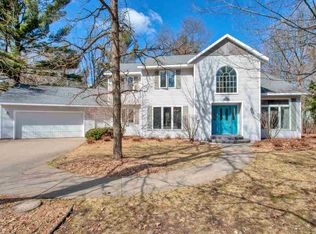 2320 Woodbridge Ct, Plover, WI 54467