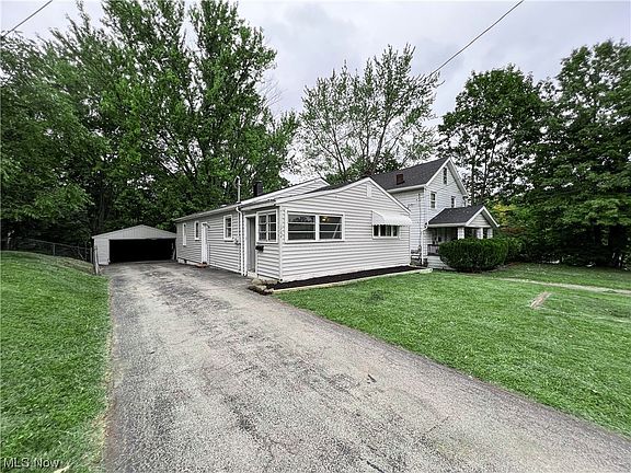 2nd image of 1764 S Heights Ave