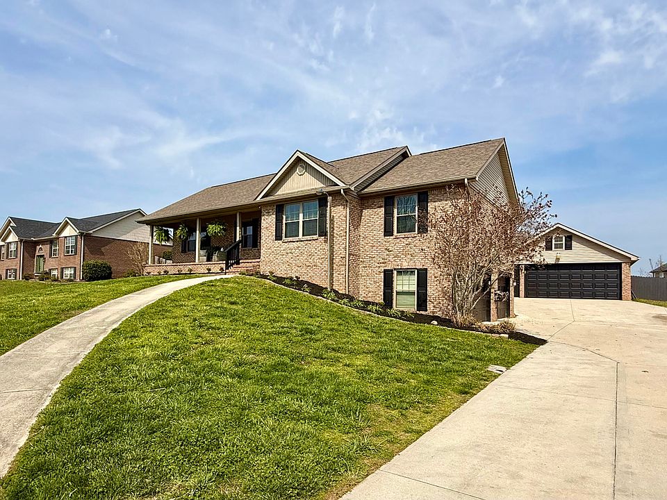 1st image of 38 Pinnacle Pointe Dr
