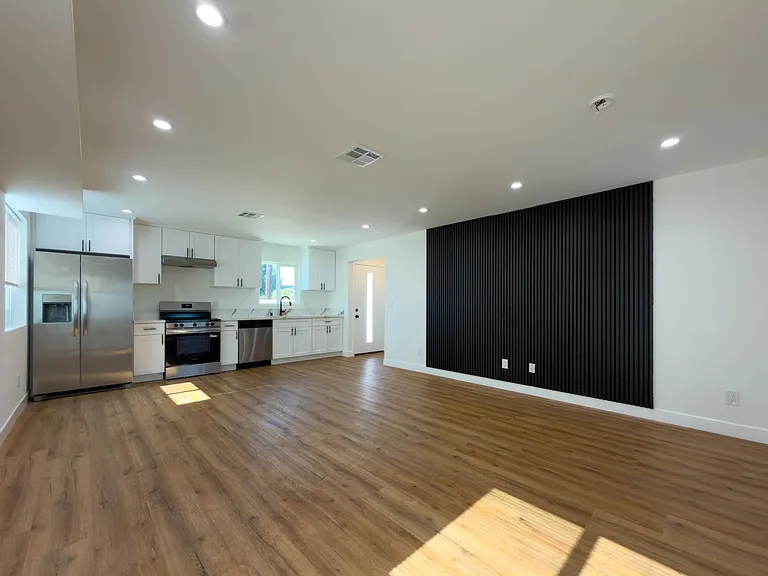 12406 Cantara St — Photo 8