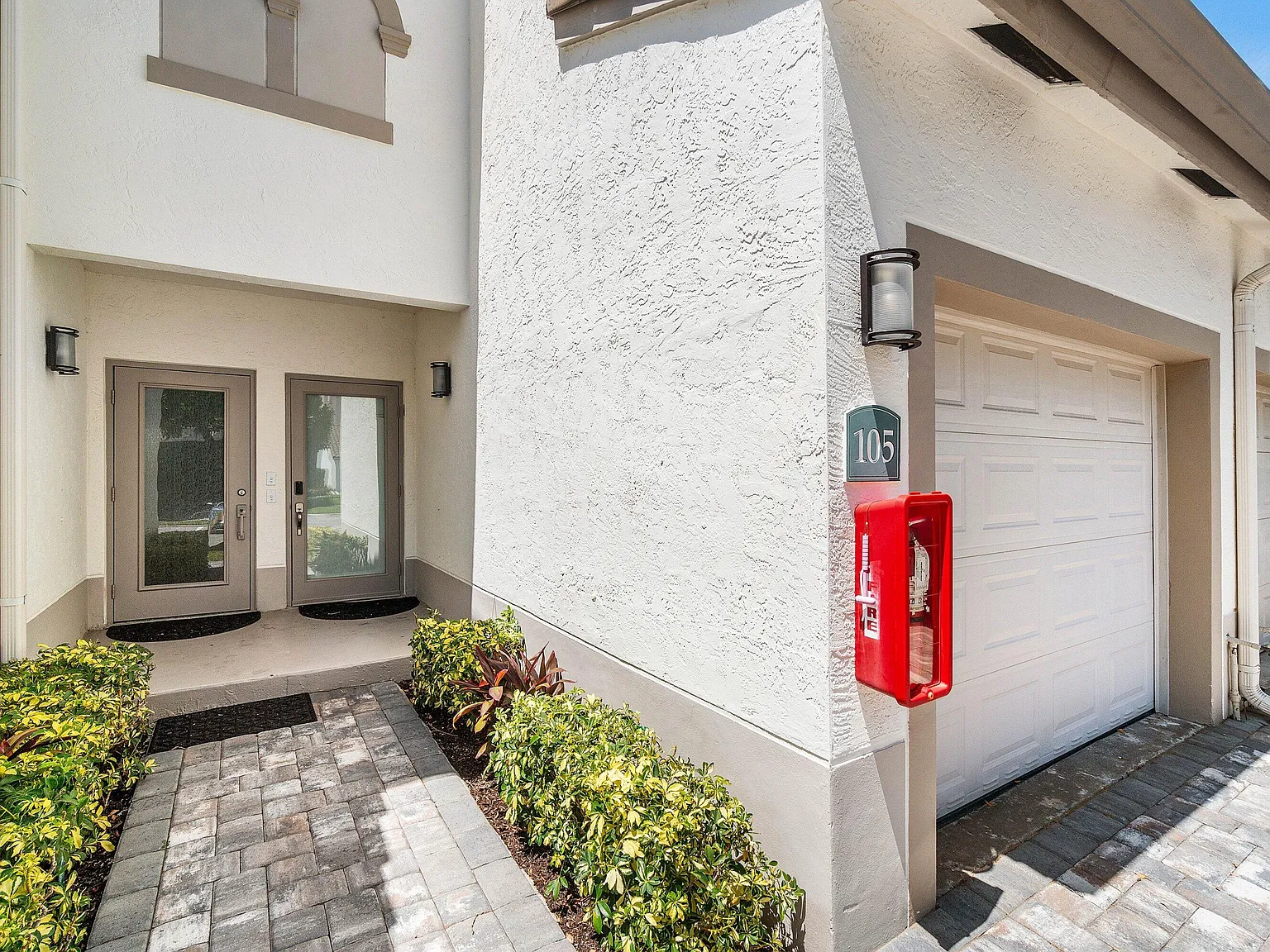 2 bed, 2.5 bath, 1275 sqft, $9,000 — Photo 3