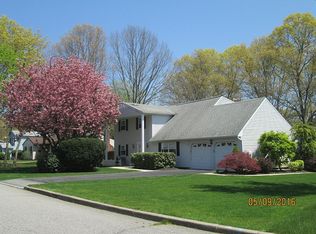 21 Timber Trail Ln, Medford, NY 11763