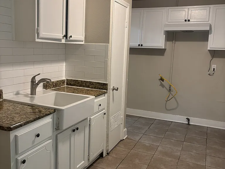 375 Joubert Ave — Photo 5