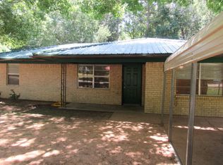 212 Ricky Dr, Palestine, TX 75803