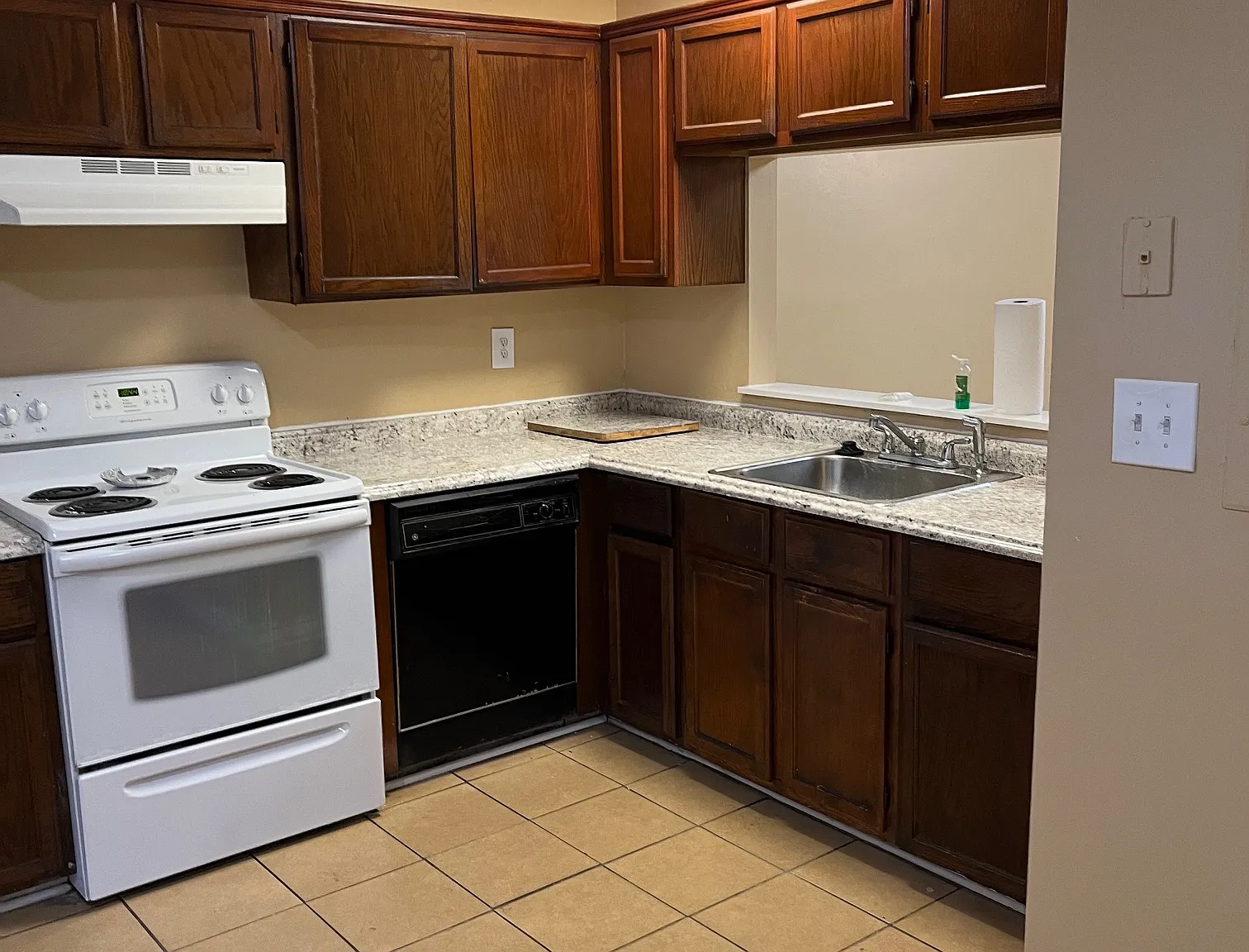 2 bed, 2.5 bath, 1240 sqft, $1,600 — Photo 3