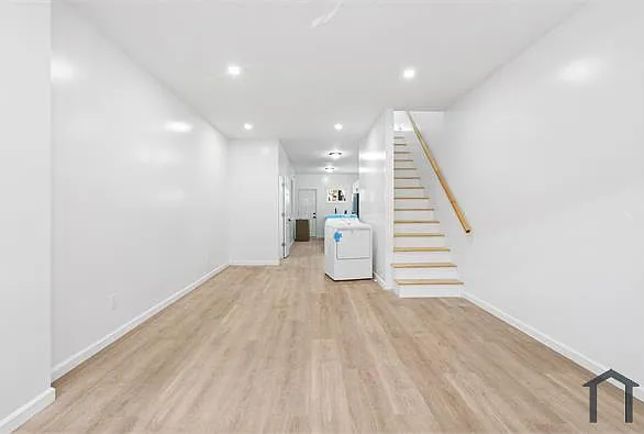 3 bed, $2,000 — Photo 4
