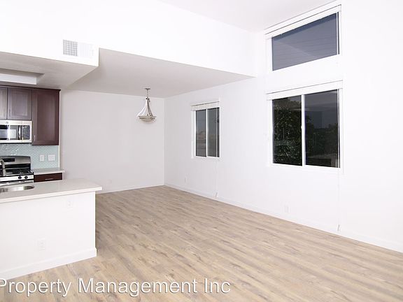 5th image of 1130 Rexford Dr APT 1