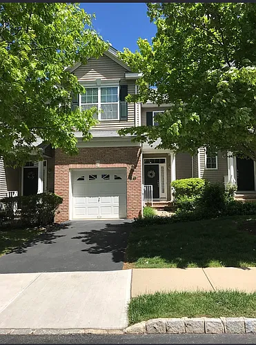 49 Truman Ave Photo 1