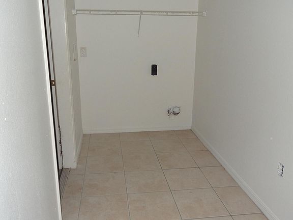 5th image of 1280 E Parkway St