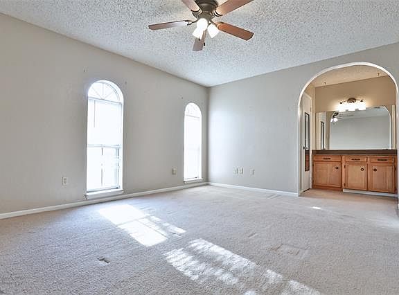 5th image of 2302 Kerry Ln
